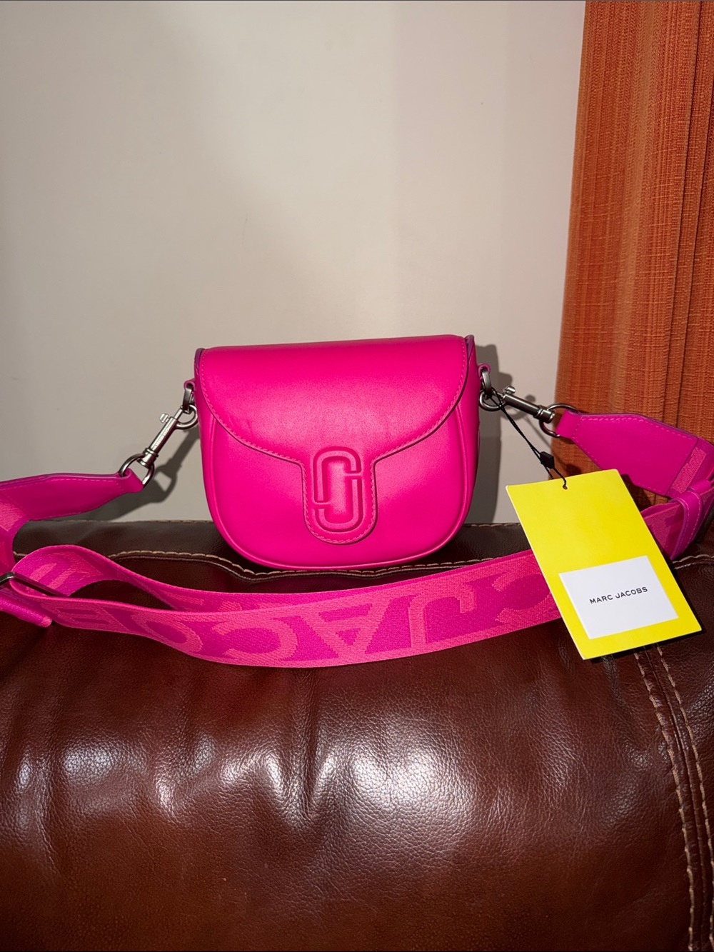 ‼️NEW Marc Jacobs The Covered J Marc Pink Leather Saddle Bag Crossbody Bag - Picture 3 of 13